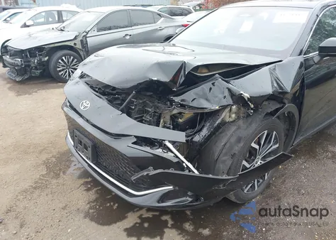 2024 Toyota Crown Xle z USA, uszkodzony, nr VIN JTDAAAAFXR3026322